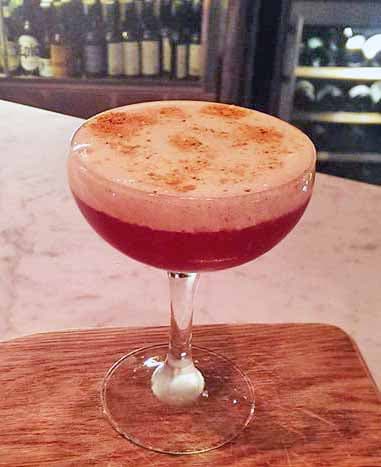 bild på I BAREN med Emil Åreng – Memory Lane med cognac, portvin, sötlakritsskum och rökt salt