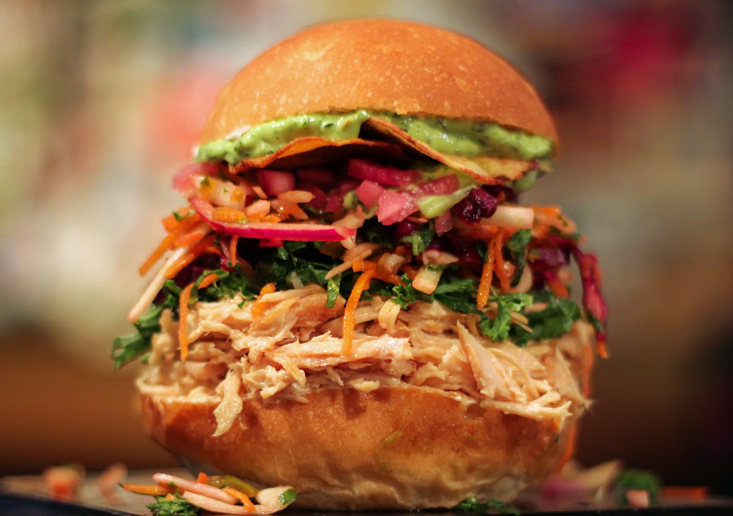bild på Thanksgiving Turkey Treat Sandwich – Pulled turkey, Austin Street Slaw och Green Cherry Churri Sauce (Strimlad kalkon, kålsallad med jalapeno och koriander och örtsås med soltorkade körsbär)