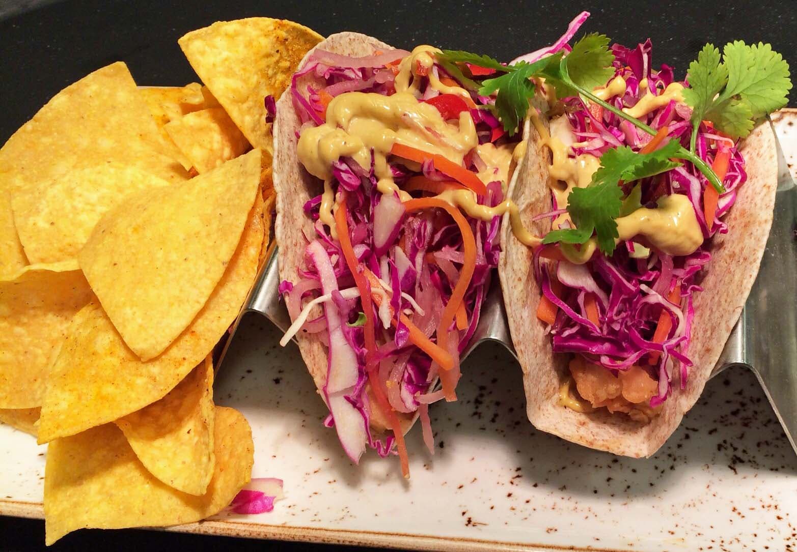 bild på Kockens tips från Jan Lööv – Fisktacos med chipotleaioli, salsa och syrade grönsaker