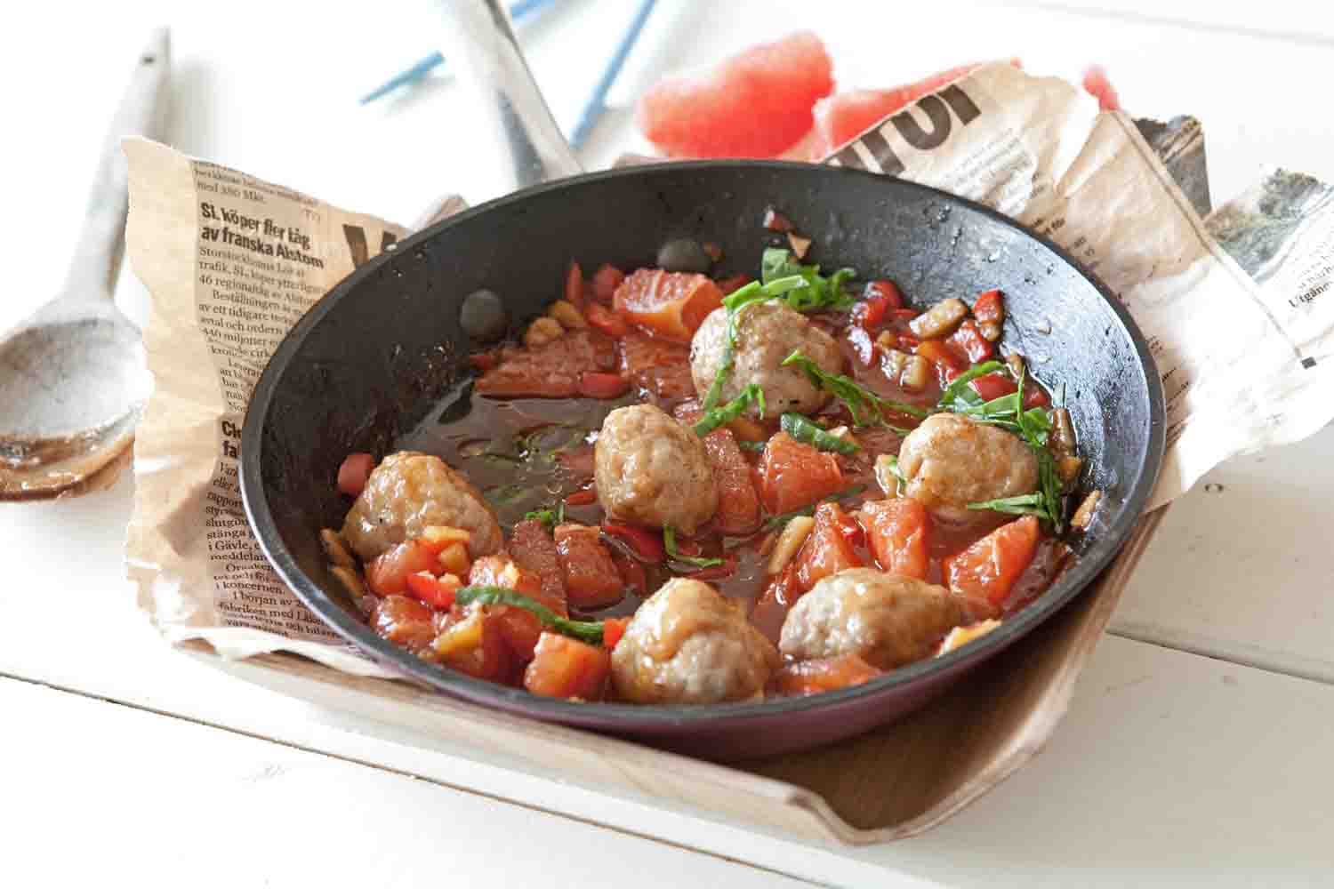 bild på Sötsura köttbullar av kyckling med grapefrukt och röd paprika