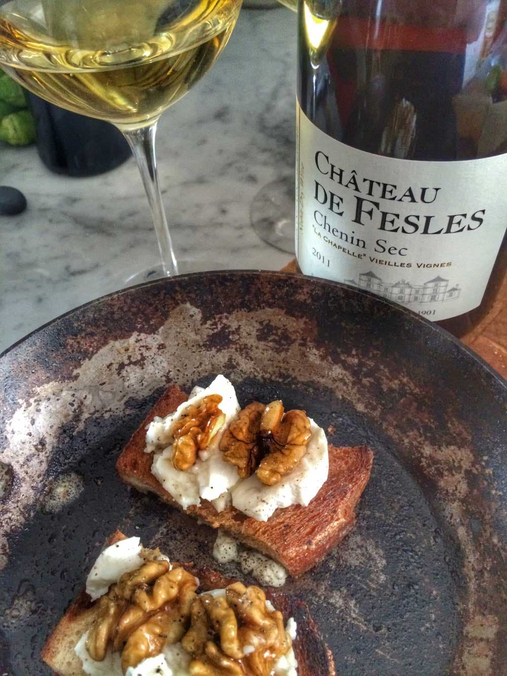 bild på Chenin Blanc från Loiredalen och getost