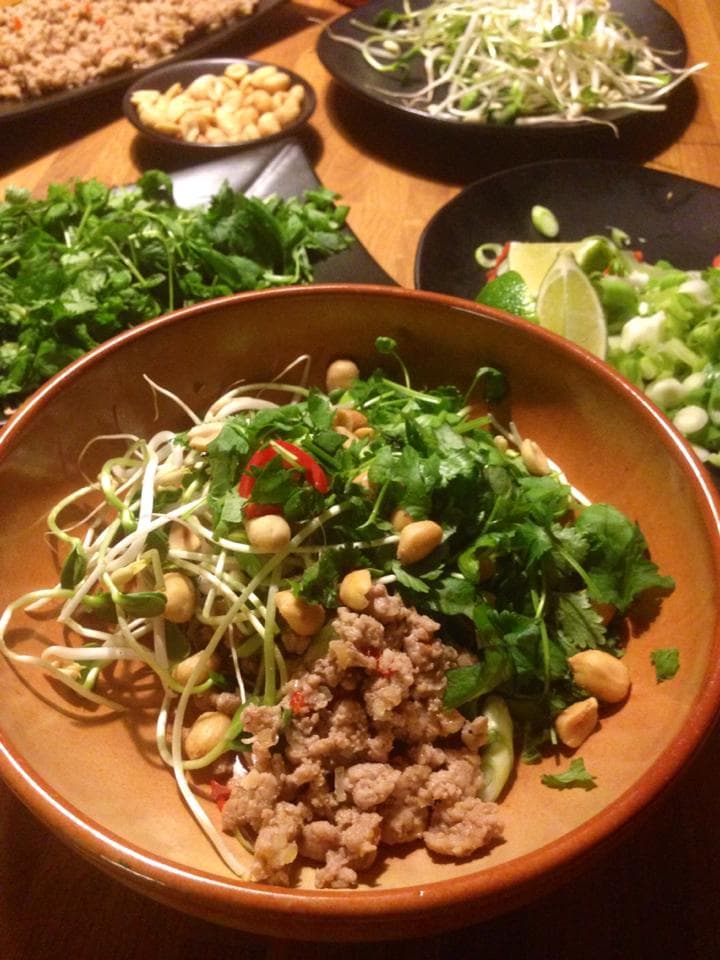 Laab, Larb eller Laap – Sallad med färs smaksatt med chili, Sriracha, fisksås och lime
