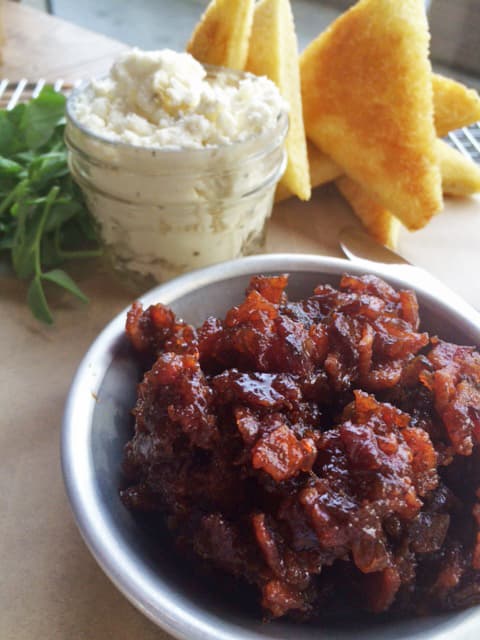 bild på Bacon jam och getostkräm