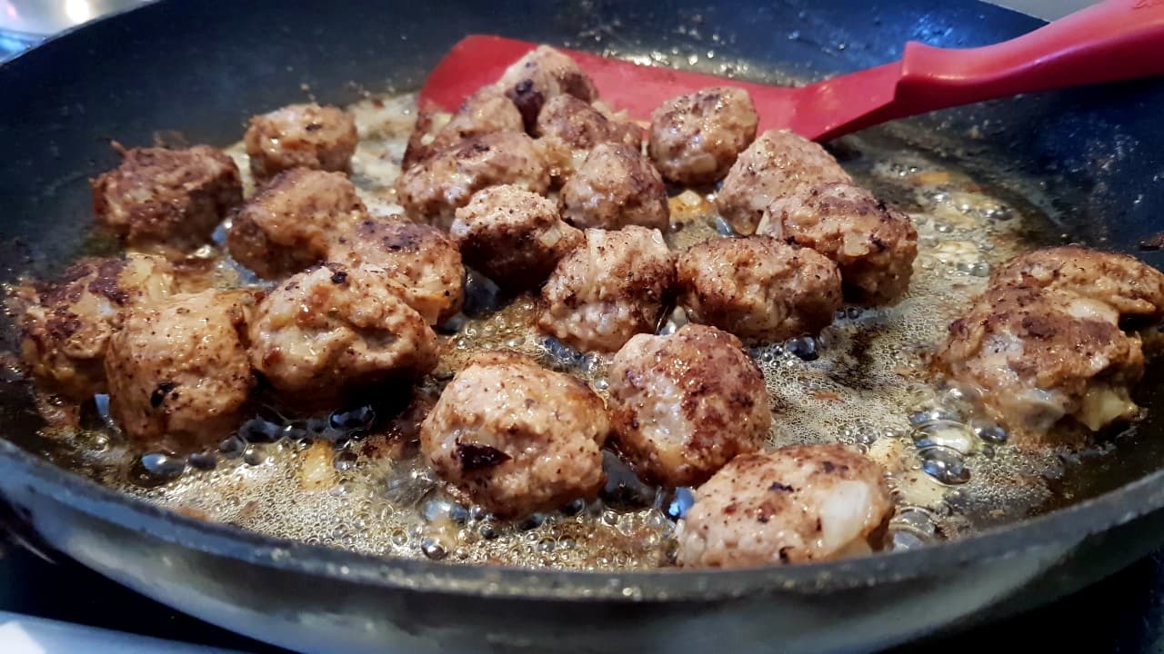 köttbullar i stekpanna