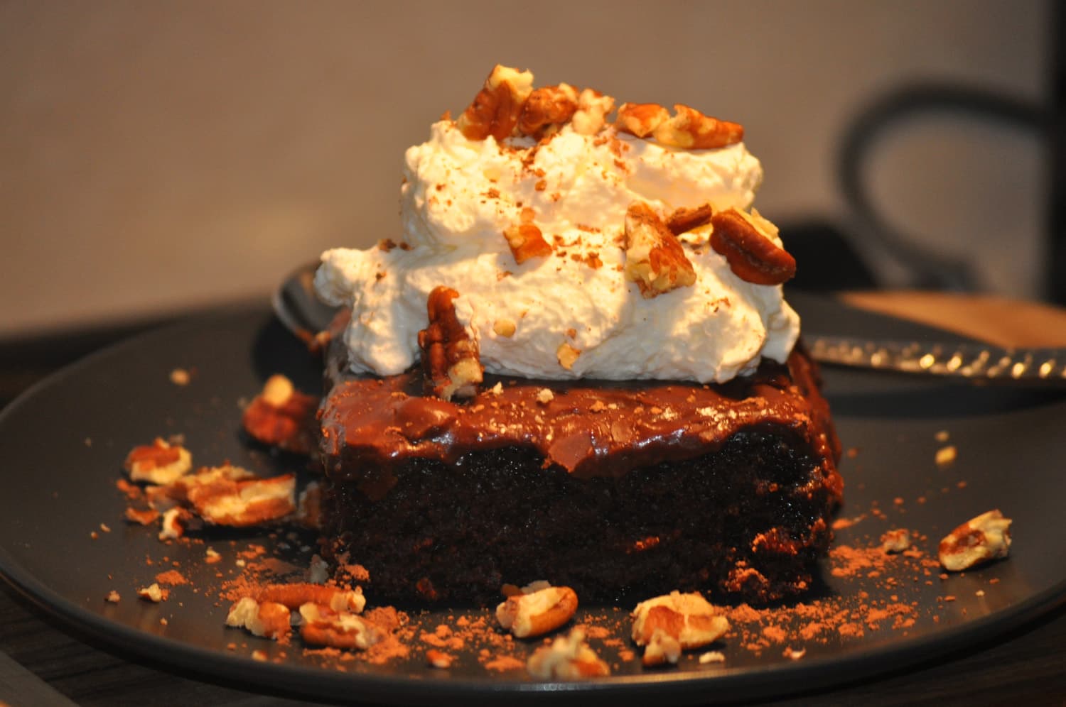 bild på Texas Sheet Cake en dröm med choklad och pecannötter