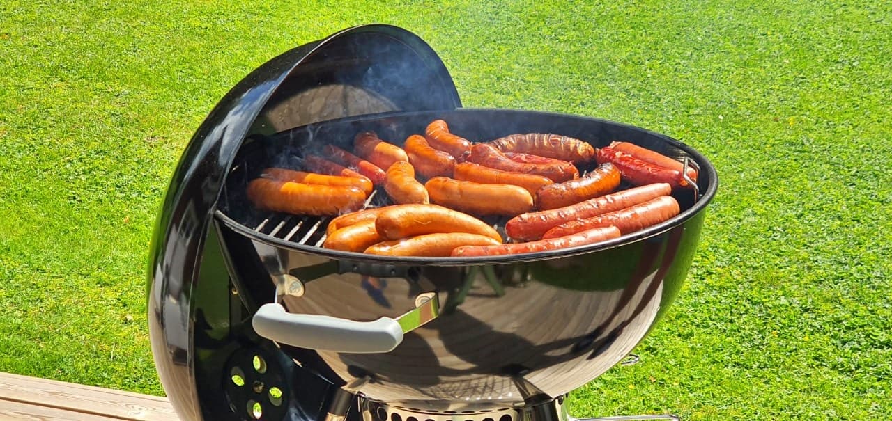 Röda droppar vid grillen