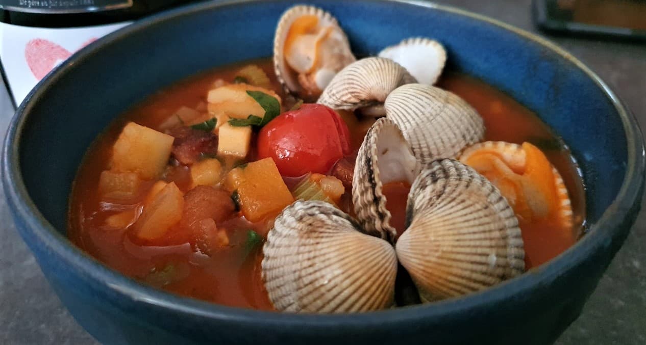 Musselsoppa i tallrik